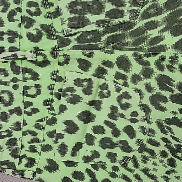 Fragile Blue Jeans Lime Cheetah Print Faded/Distressed Shorts Size 24 - Picture 6 of 15